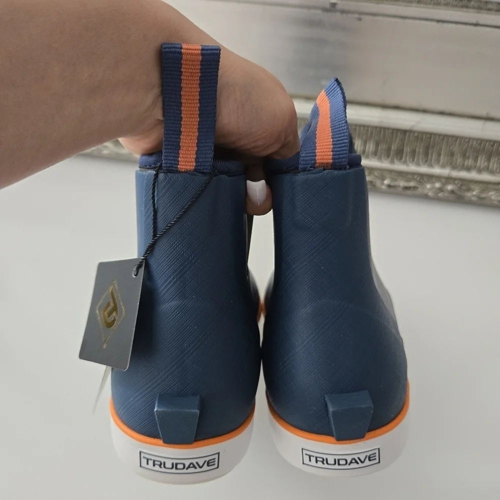 TRUDAVE MENS ANKLE DECK BOOTS. Blue. Size 8. New.EASY PUT ON AND OFFBREA…